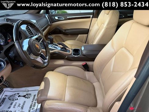 Used 2017 Porsche Cayenne S image 20
