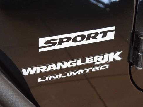 Used 2018 Jeep Wrangler Unlimited Sport S image 36