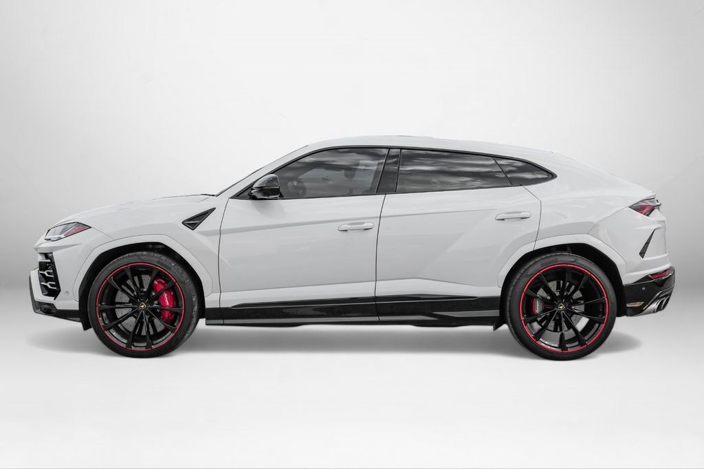 Used 2022 Lamborghini Urus AWD/4WD image 9