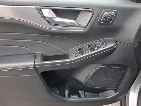 Certified 2022 Ford Escape Titanium image 12