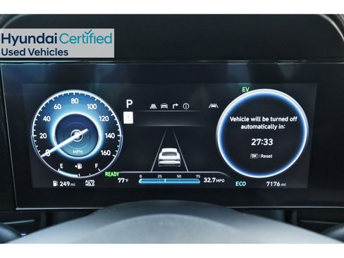 Certified 2025 Hyundai Elantra SEL image 17