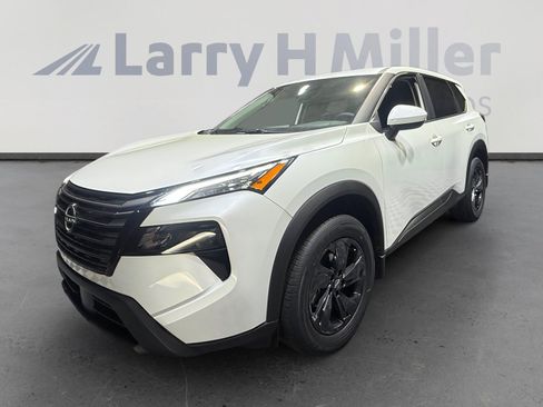 New 2026 Nissan Rogue SV FWD image 1