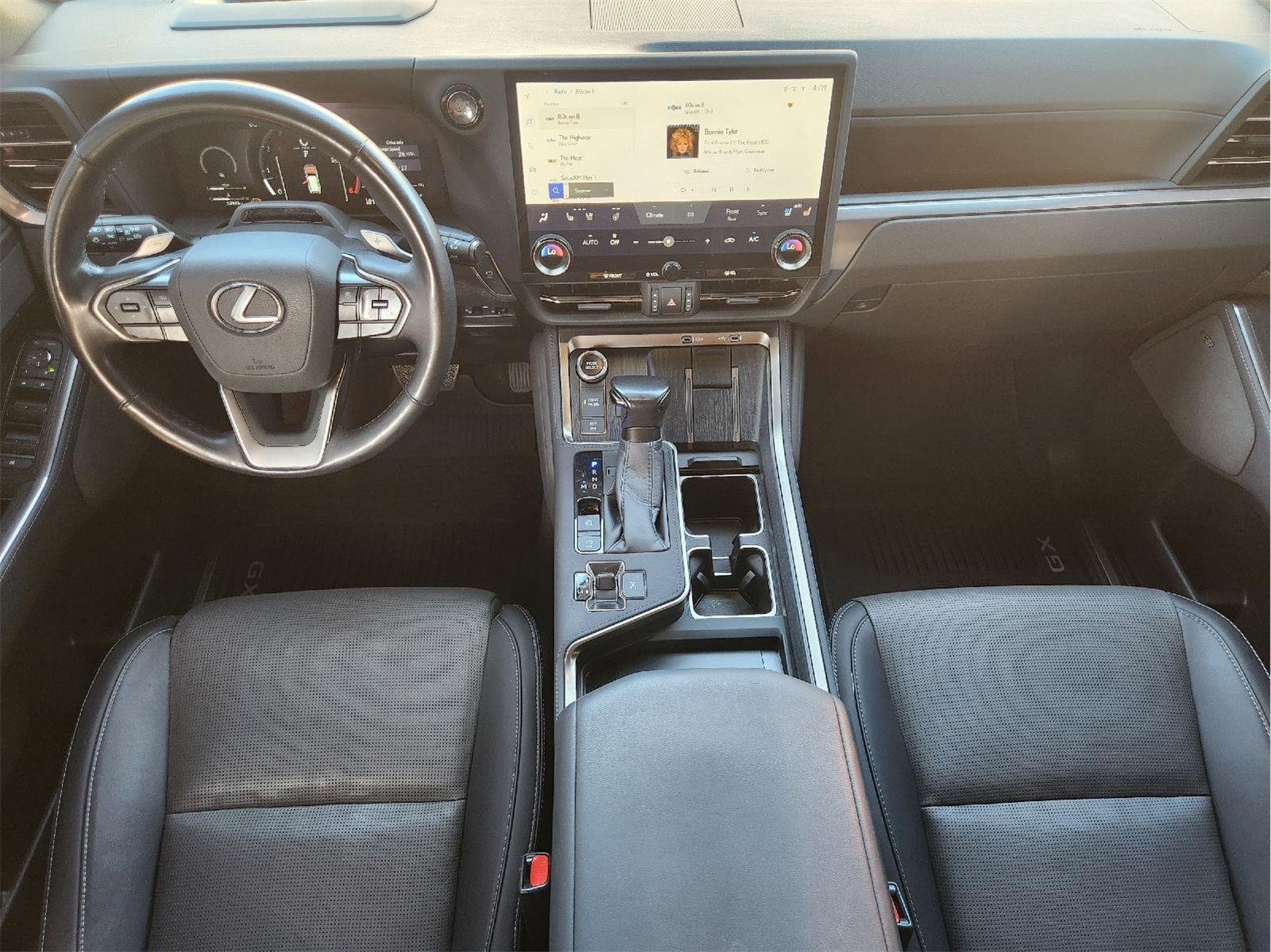 Used 2025 Lexus GX 550 w/ Accessory Package (2T) AWD/4WD image 26