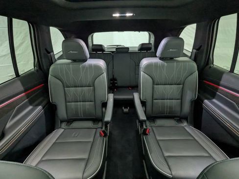 Used 2025 Buick Enclave Avenir w/ Super Cruise Package image 21