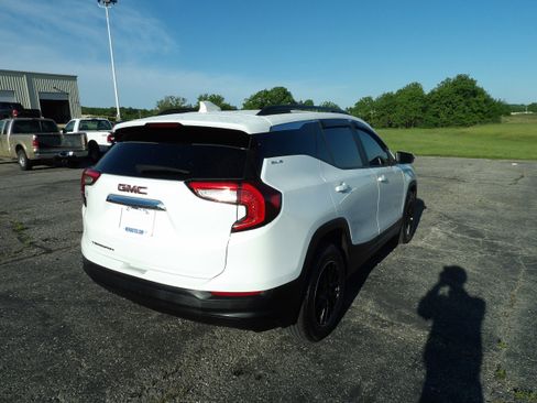 Used 2022 GMC Terrain SLE w/ Driver Convenience Package FWD image 6