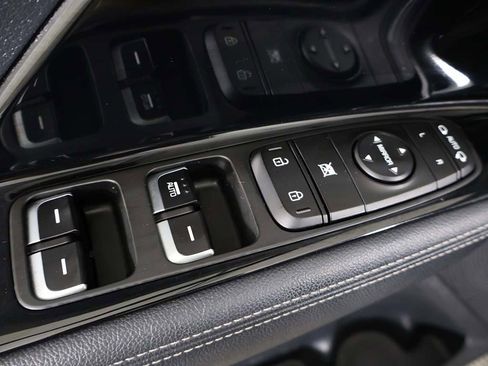 Used 2020 Kia Niro Touring image 39