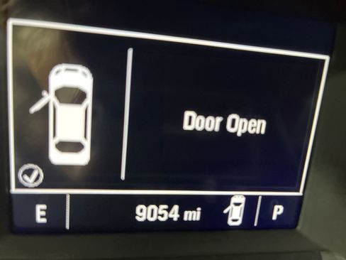 Used 2024 Chevrolet Trax RS image 21