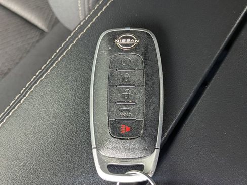 Used 2024 Nissan Rogue SV FWD image 27