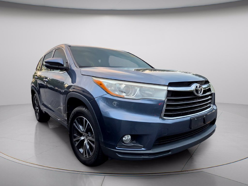 Used 2016 Toyota Highlander XLE AWD/4WD image 4