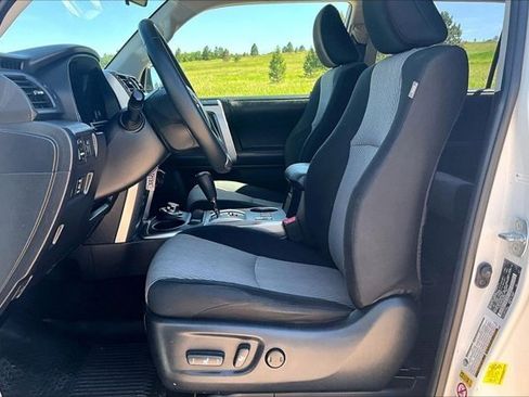 Used 2018 Toyota 4Runner SR5 AWD/4WD image 21
