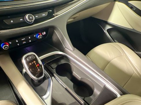 Used 2018 Buick Enclave Essence FWD image 26