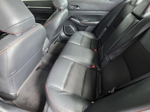 Used 2024 Nissan Altima 2.5 SR FWD image 9