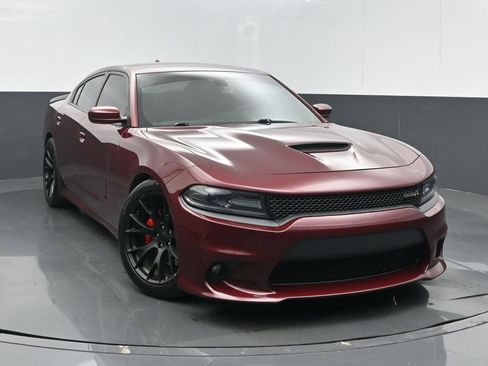 Used 2017 Dodge Charger R/T Scat Pack RWD image 2