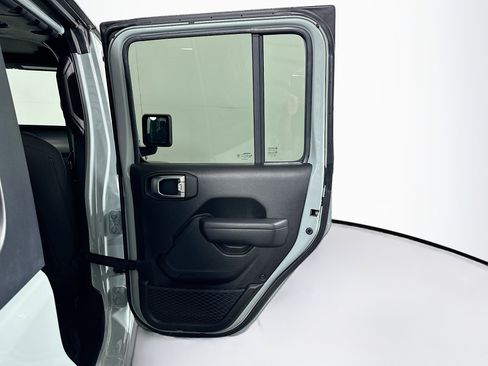 Used 2023 Jeep Wrangler Unlimited w/ Cold Weather Group AWD/4WD image 28
