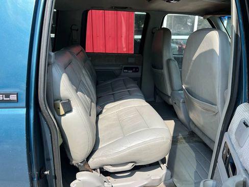Used 1994 GMC Suburban 2500 image 18
