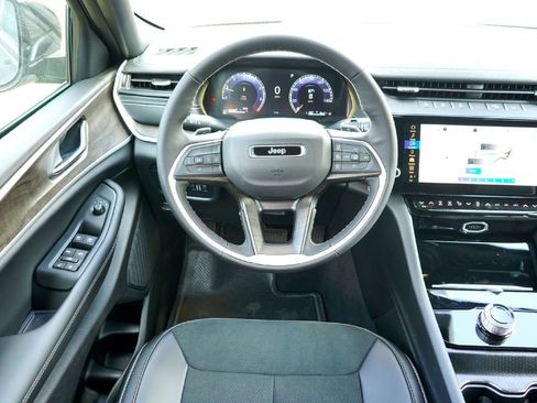 New 2026 Jeep Grand Cherokee Altitude RWD image 22