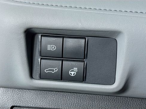 Used 2021 Toyota Highlander Limited image 14