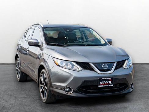 Used 2018 Nissan Rogue Sport SL w/ SL Premium Package AWD/4WD image 1