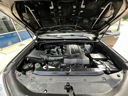 Used 2013 Toyota 4Runner SR5 AWD/4WD image 36