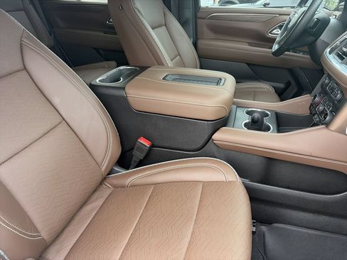 Used 2023 Chevrolet Tahoe High Country w/ Premium Package RWD image 35