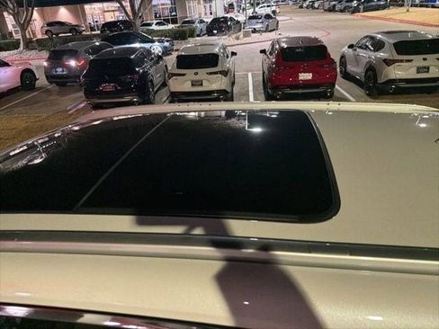 Used 2025 Acura MDX Advance Package image 3