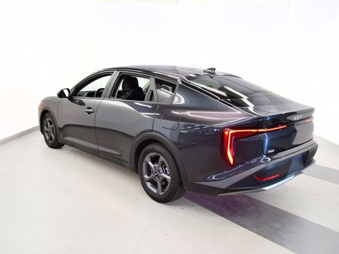 Used 2025 Kia K4 FWD image 5