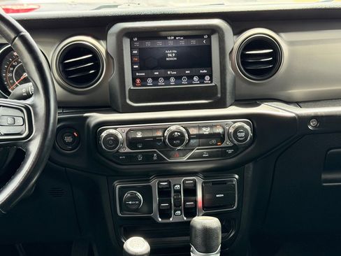 Used 2021 Jeep Wrangler Unlimited Sport AWD/4WD image 35