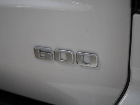 Used 2025 Cadillac Escalade Premium Luxury image 10