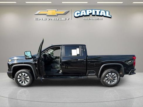Used 2024 Chevrolet Silverado 2500 Custom w/ Custom Value Package AWD/4WD image 2