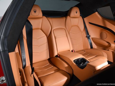 Used 2014 Maserati GranTurismo MC RWD image 26