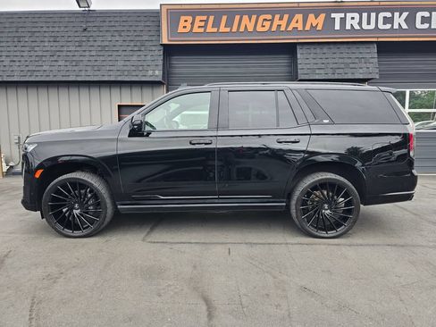 Used 2021 Cadillac Escalade Sport w/ Driver Assist Tech Package AWD/4WD image 2