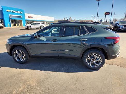 New 2026 Chevrolet Trax LT w/ Driver Confidence Package image 2