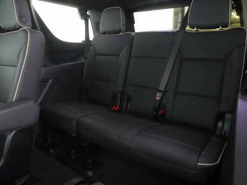 Used 2025 GMC Yukon Elevation image 28