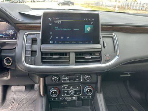 Used 2024 Chevrolet Suburban High Country image 13