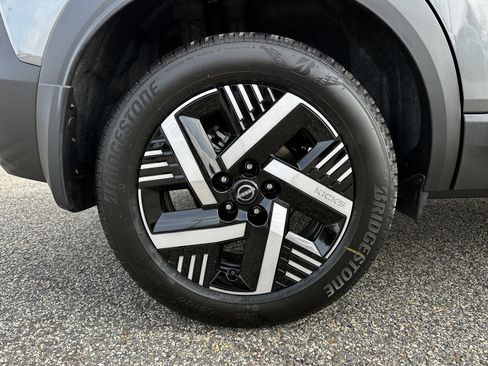 New 2026 Nissan Kicks SV w/ SV Premium Package image 17