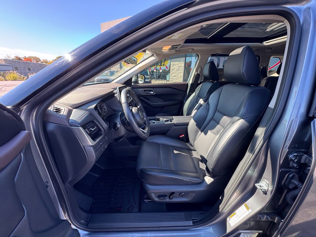 Used 2021 Nissan Rogue SV w/ Premium Package AWD/4WD image 31