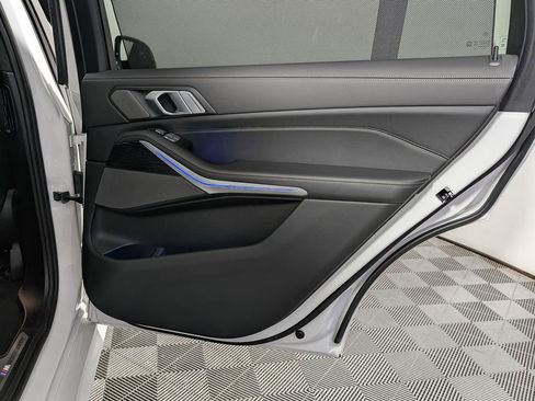 Used 2024 BMW X7 xDrive40i w/ Executive Package image 48
