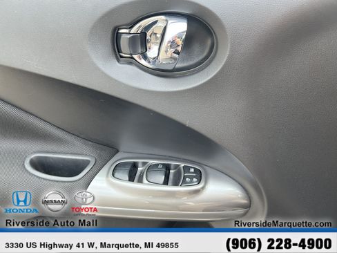 Used 2016 Nissan Juke SL AWD/4WD image 24