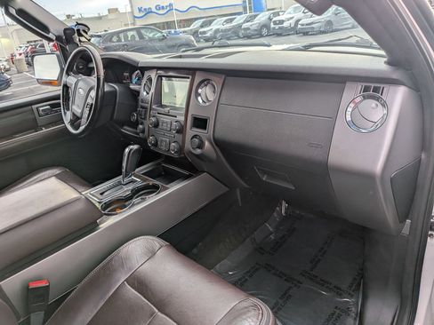 Used 2017 Ford Expedition Platinum image 35
