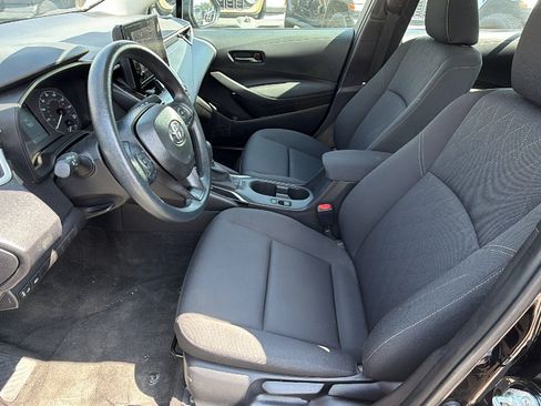 Used 2025 Toyota Corolla LE FWD image 16