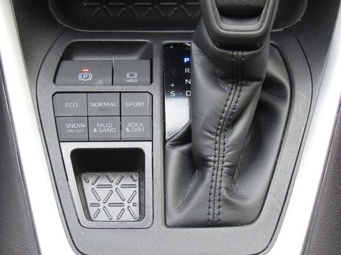 Certified 2024 Toyota RAV4 LE image 27