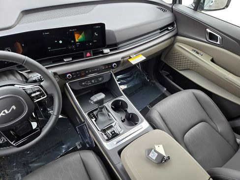New 2026 Kia Carnival EX image 22