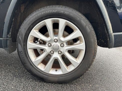 Used 2017 Jeep Grand Cherokee Limited image 9