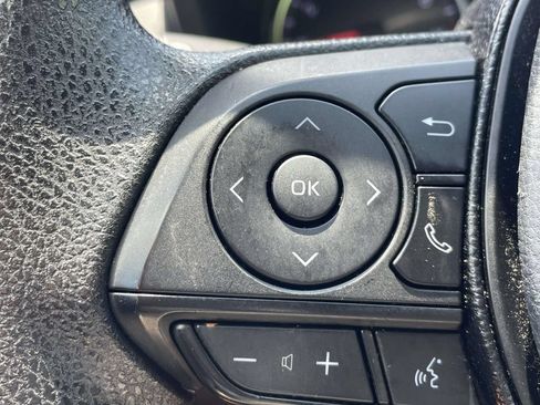 Used 2019 Toyota RAV4 LE FWD image 19