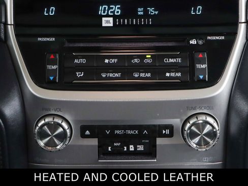 Used 2019 Toyota Land Cruiser image 21