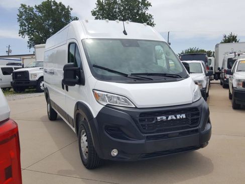 Used 2025 RAM ProMaster 2500 w/ Convenience Group FWD image 5