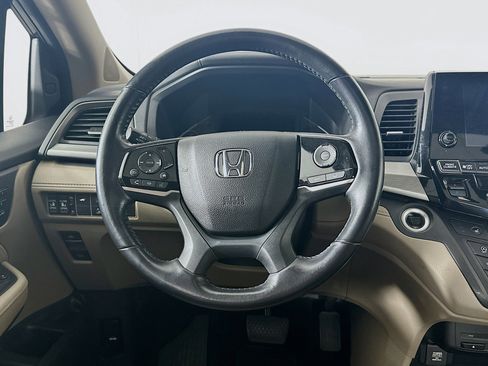 Used 2018 Honda Odyssey Touring image 17