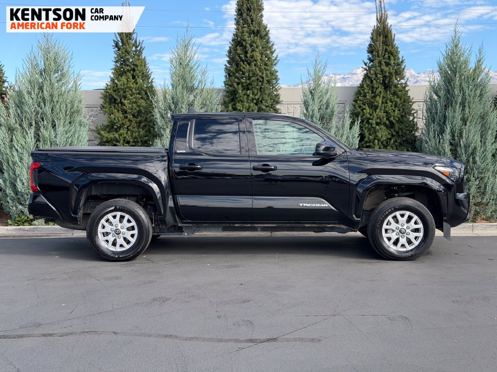 Used 2025 Toyota Tacoma SR5 AWD/4WD image 9