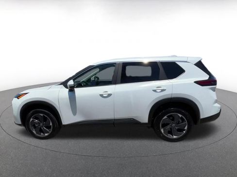 Used 2025 Nissan Rogue SV FWD image 9