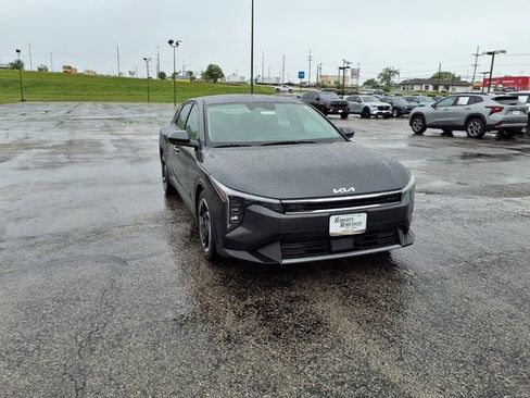 Used 2025 Kia K4 EX FWD image 4